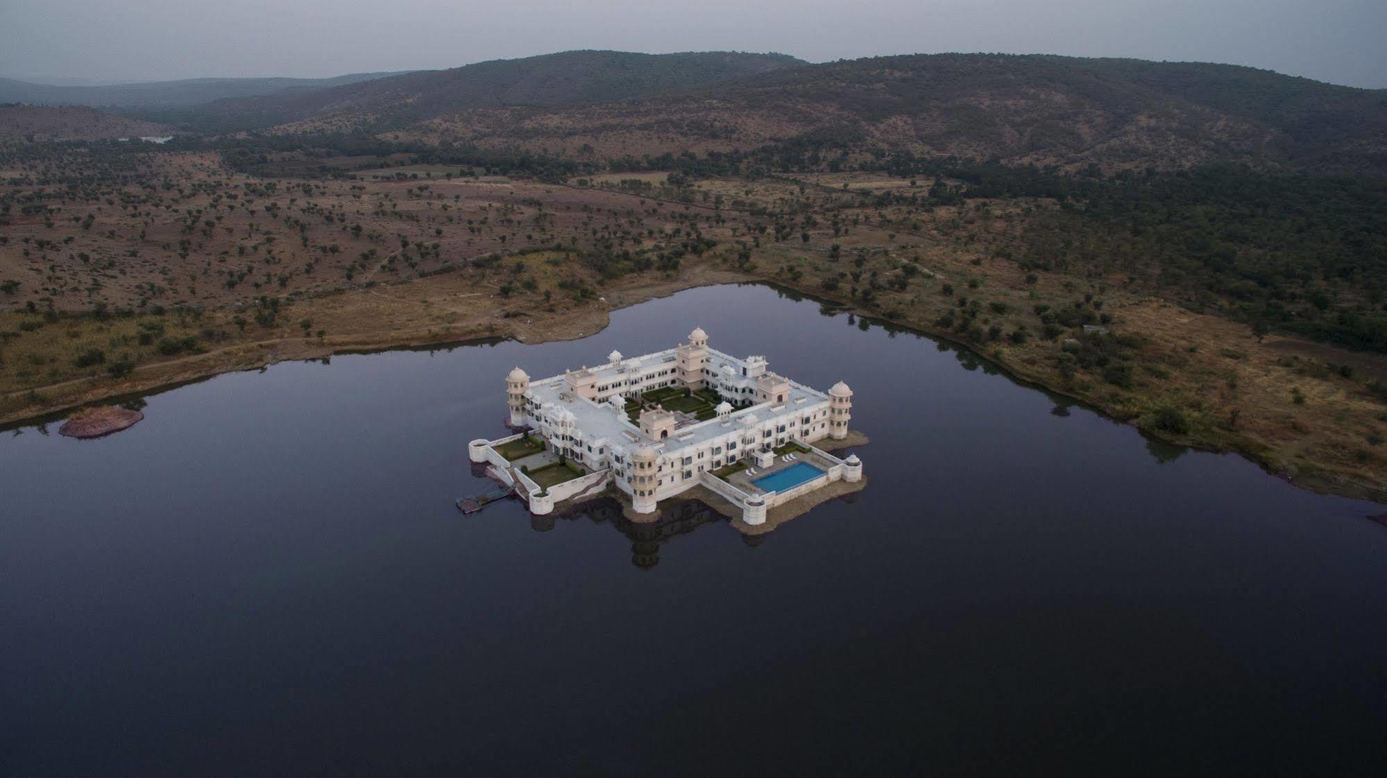 Juesta Lake Nahargarh Palace, Chittorgarh Parsoli Экстерьер фото